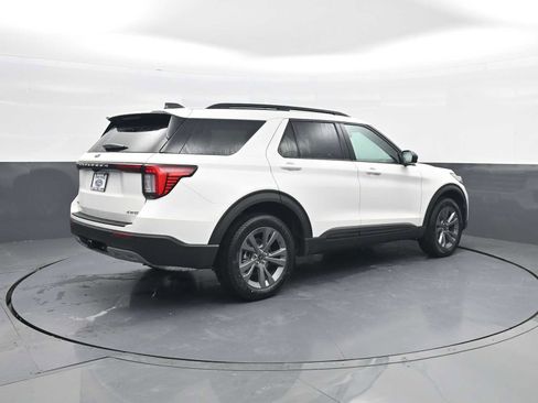 New 2026 Ford Explorer Active w/ Active Comfort Package AWD/4WD image 8