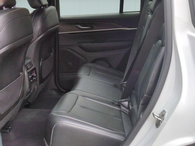 Used 2024 Jeep Grand Cherokee Limited AWD/4WD image 25