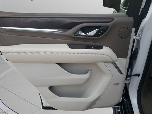 Used 2021 GMC Yukon Denali w/ Denali Premium Package image 17