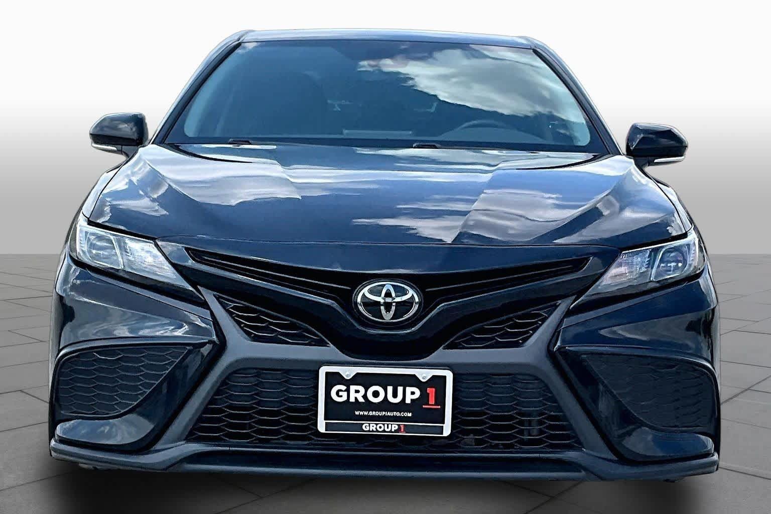 Used 2023 Toyota Camry SE FWD image 4