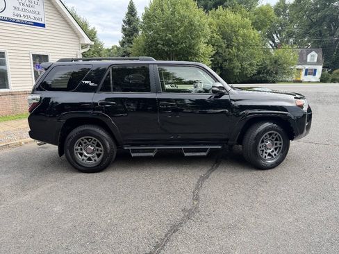 Used 2019 Toyota 4Runner TRD Off-Road Premium AWD/4WD image 8