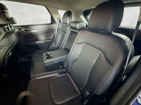 Used 2025 Kia Sportage EX image 29