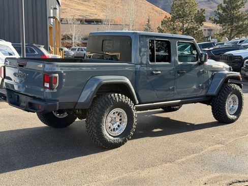 New 2025 Jeep Gladiator Sport image 10