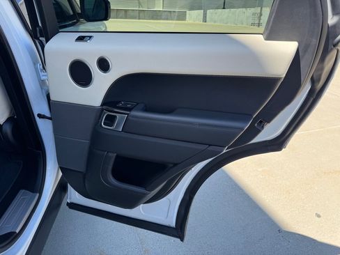 Used 2019 Land Rover Range Rover Sport HSE image 30