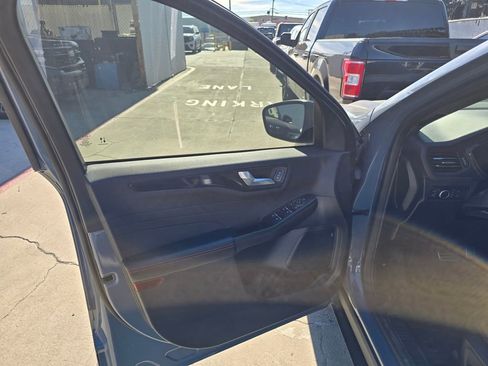 Used 2024 Ford Escape ST-Line w/ Equipment Group 301A image 7