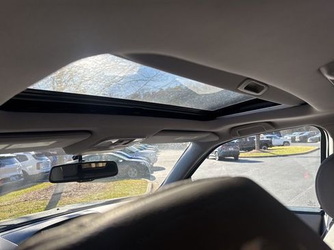 Used 2014 Honda Pilot Touring image 11