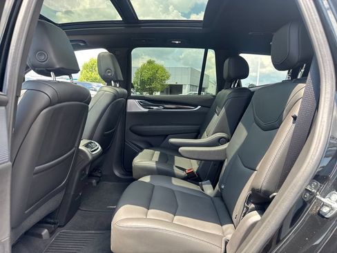 Used 2024 Cadillac XT6 Premium Luxury AWD/4WD image 16