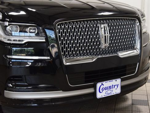 Used 2024 Lincoln Navigator L 4WD image 13