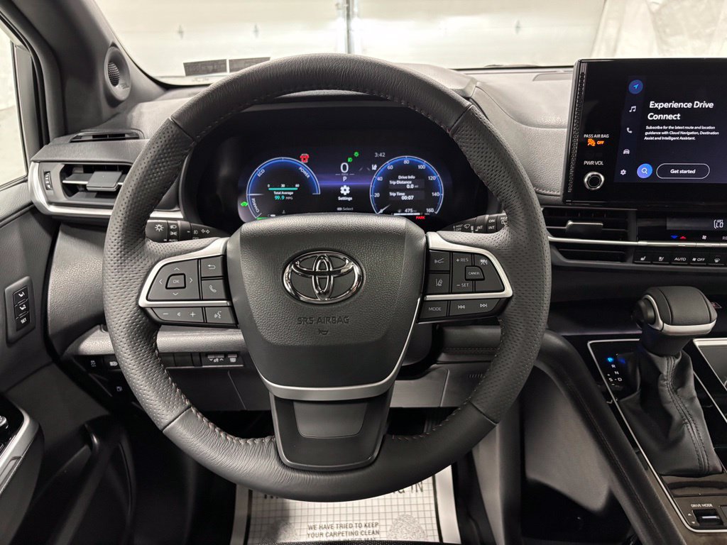 Used 2026 Toyota Sienna Limited FWD image 18