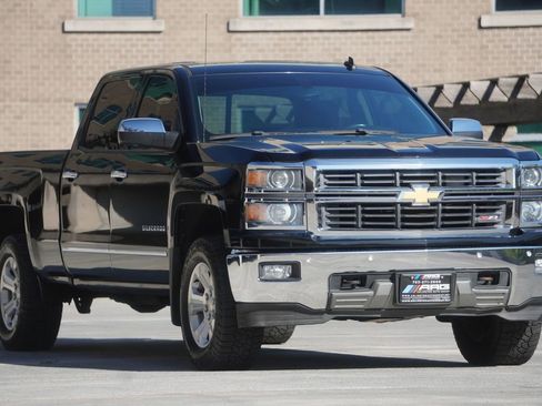 Used 2014 Chevrolet Silverado 1500 LTZ Z71 w/ LTZ Plus Package AWD/4WD image 17