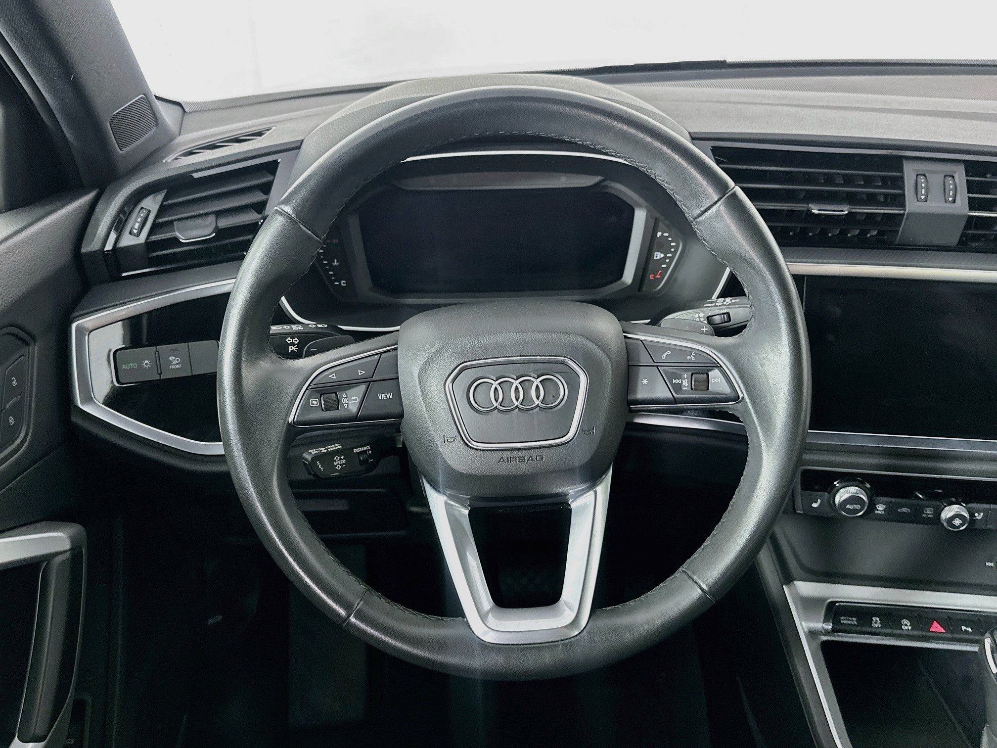 Used 2025 Audi Q3 2.0T Premium AWD/4WD image 17