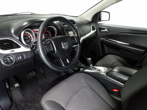 Used 2020 Dodge Journey SE FWD image 10