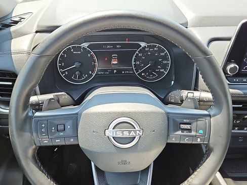 Used 2025 Nissan Rogue SV AWD/4WD image 17