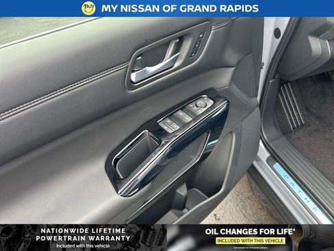 New 2026 Nissan Pathfinder Platinum AWD/4WD image 12