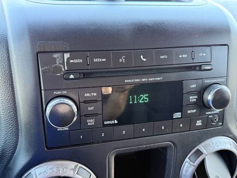 Used 2017 Jeep Wrangler Sport w/ Quick Order Package 24S AWD/4WD image 17