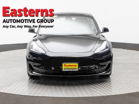Used 2019 Tesla Model 3 Standard Range Plus RWD image 2