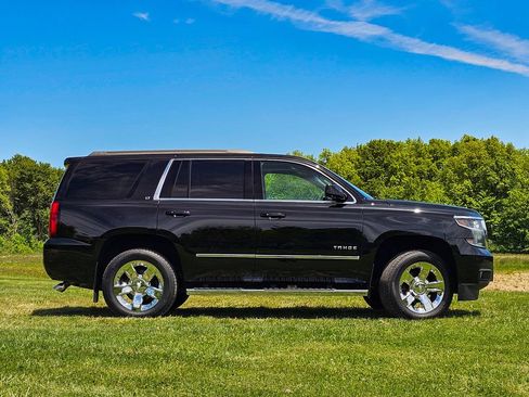 Used 2017 Chevrolet Tahoe LT w/ LT Signature Package AWD/4WD image 2
