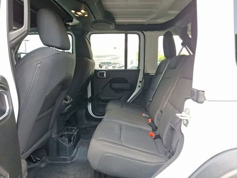 Used 2022 Jeep Wrangler Unlimited Sport AWD/4WD image 10