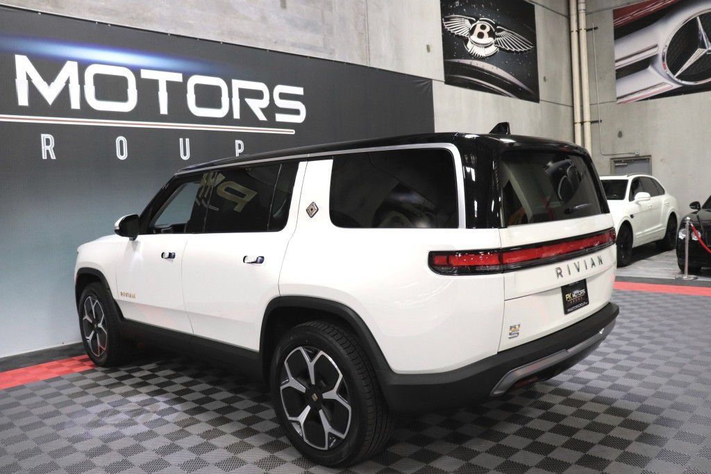 Used 2023 Rivian R1S Adventure Quad AWD/4WD image 4