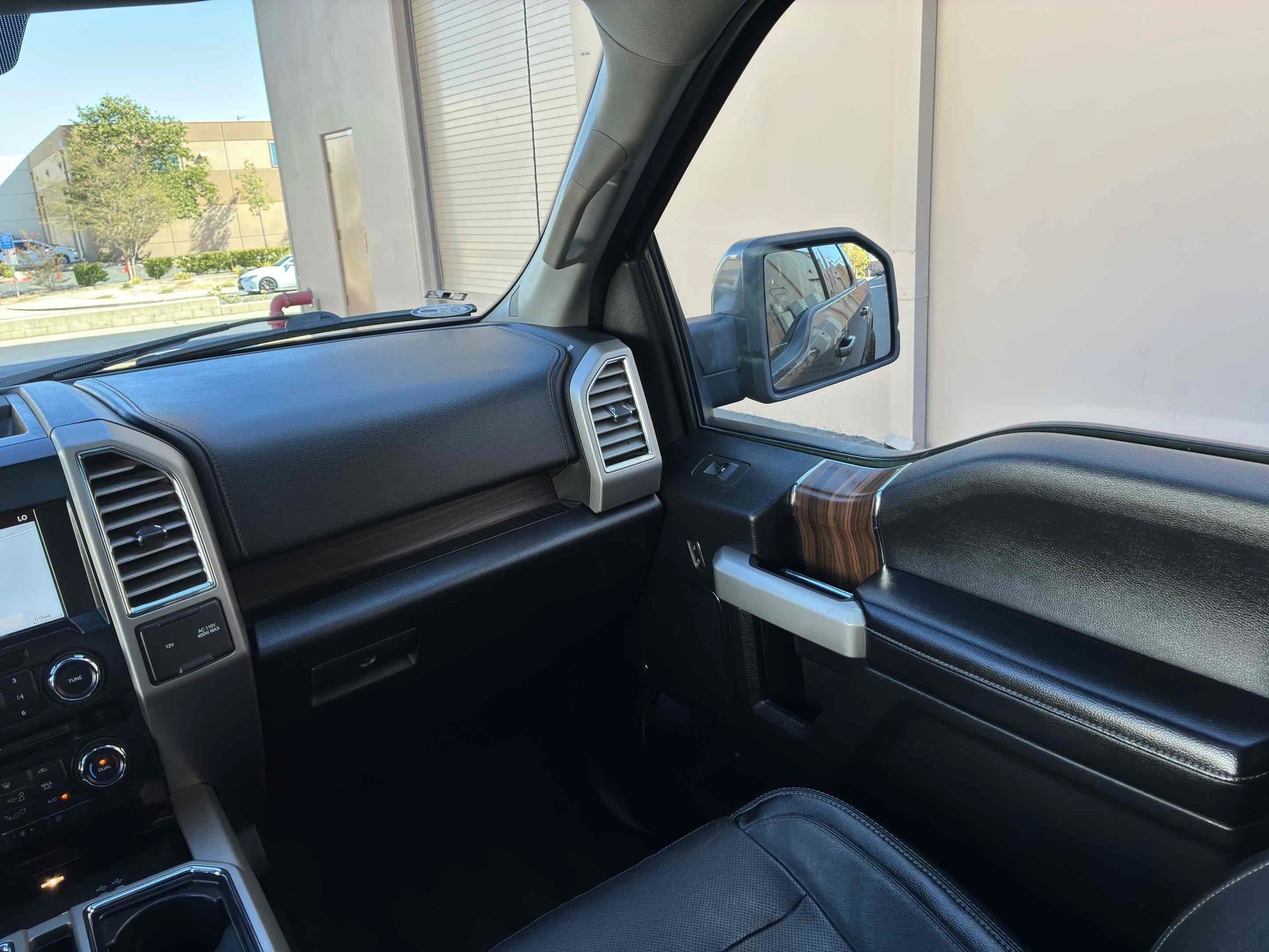 Used 2016 Ford F150 Lariat w/ Equipment Group 501A Mid AWD/4WD image 17