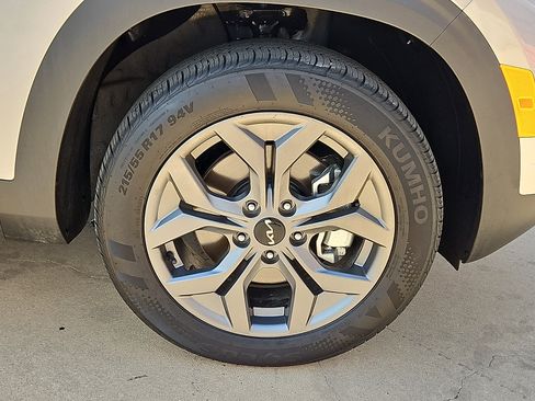 Used 2026 Kia Seltos LX AWD/4WD image 5