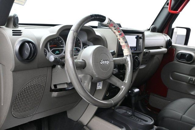 Used 2007 Jeep Wrangler Unlimited Sahara RWD image 16