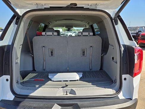 Used 2023 GMC Acadia SLT w/ Preferred Package image 34