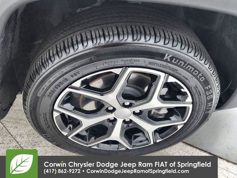 Certified 2024 Jeep Compass Limited image 33