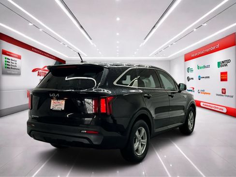 Used 2023 Kia Sorento LX FWD image 7