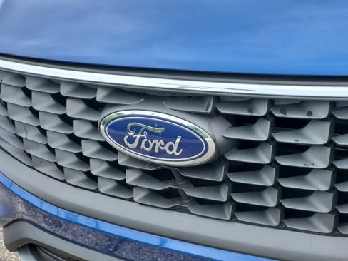 Used 2023 Ford Escape Active w/ Tech Pack #1 AWD/4WD image 12