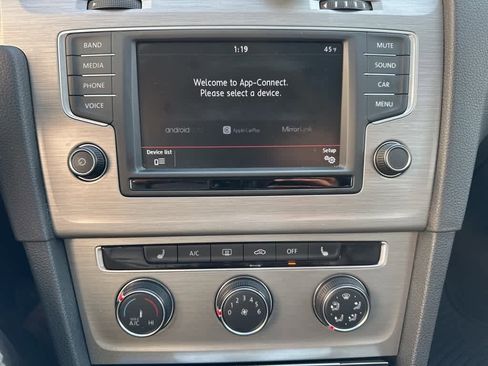 Used 2016 Volkswagen Golf SE w/ Lighting Package image 24