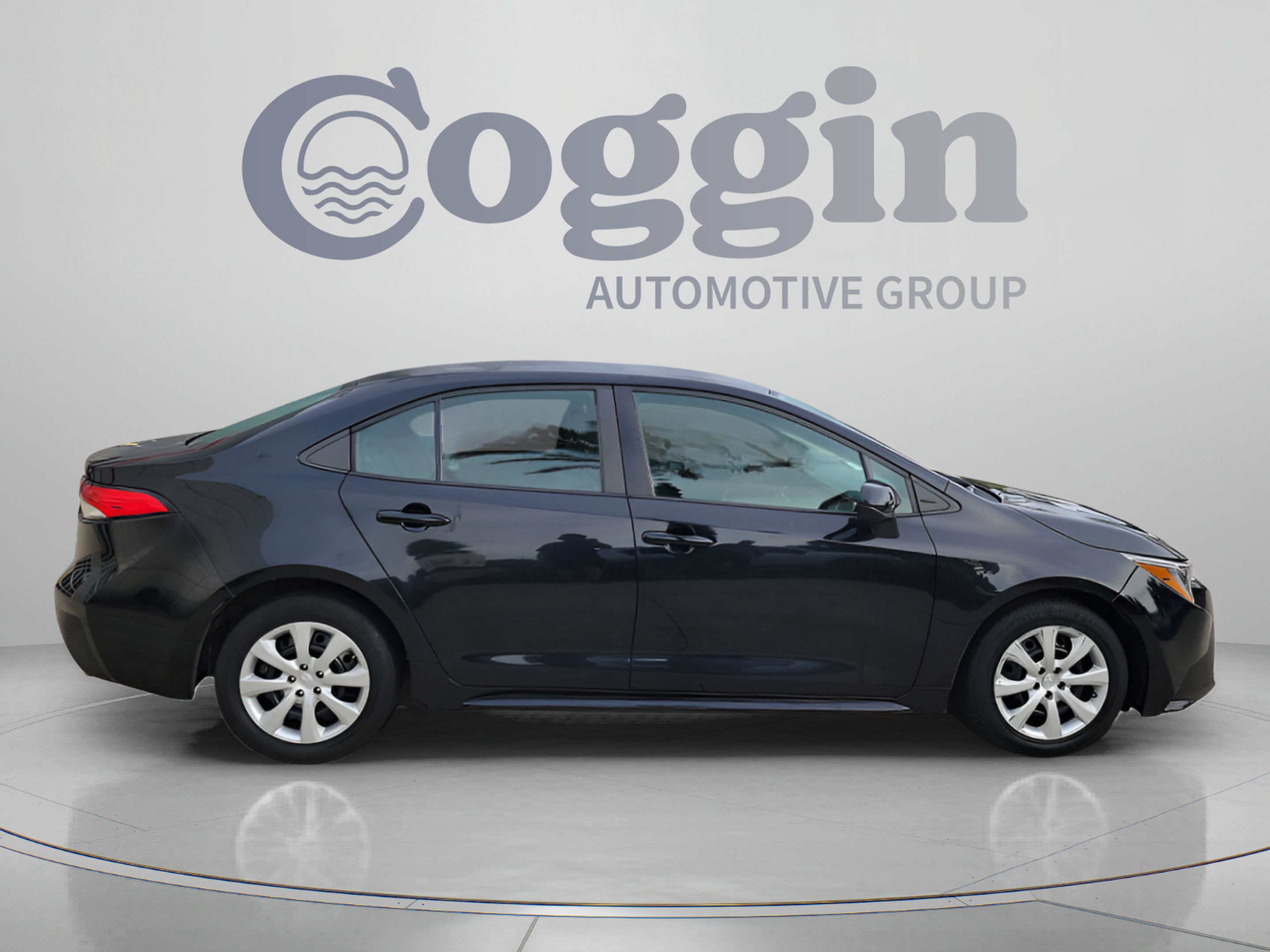 Used 2024 Toyota Corolla LE FWD image 4