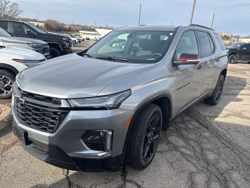 Used 2023 Chevrolet Traverse Premier w/ Redline Edition image 3