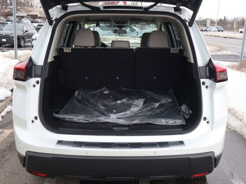 Certified 2025 Nissan Rogue SV AWD/4WD image 28
