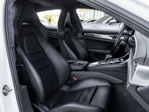 Used 2020 Porsche Panamera GTS image 90