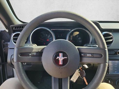 Used 2007 Ford Mustang Deluxe image 16