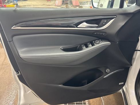 Used 2024 Buick Enclave Premium AWD/4WD image 18