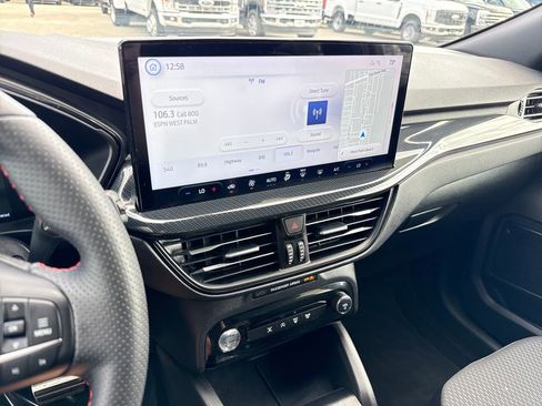 Used 2024 Ford Escape ST-Line w/ Tech Pack #1 image 18