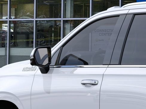 New 2026 Chevrolet Tahoe High Country AWD/4WD image 36