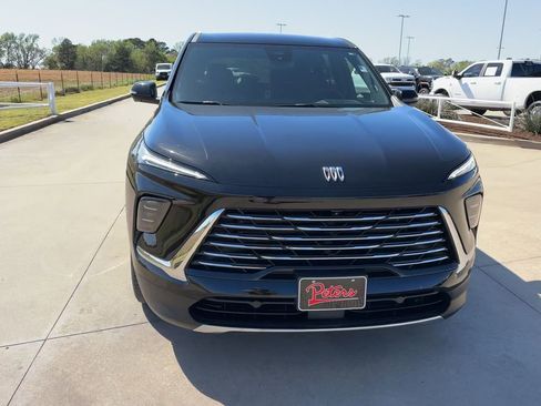 Used 2025 Buick Enclave Preferred image 2