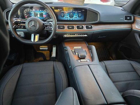 Used 2025 Mercedes-Benz GLS 580 4MATIC image 19