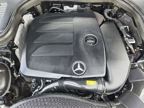 Used 2022 Mercedes-Benz GLC 300 4MATIC image 9