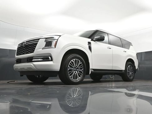 Used 2025 Nissan Armada SL w/ Captain's Chari Seat Package AWD/4WD image 38