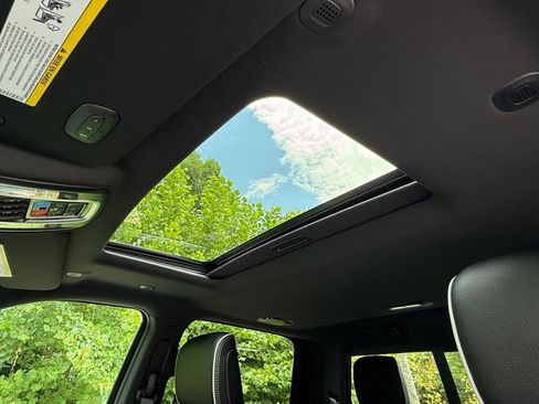 New 2026 RAM 3500 Limited AWD/4WD image 37