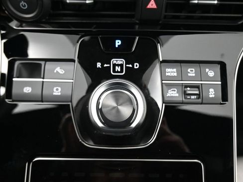 Used 2024 Subaru Solterra Limited image 28