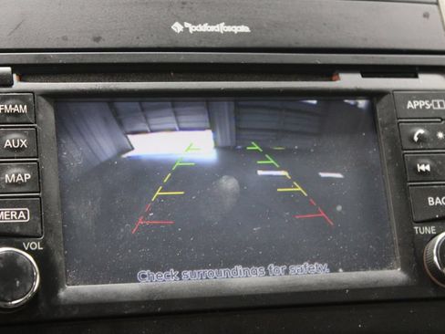 Used 2014 Nissan Frontier SL w/ SL Moonroof Package RWD image 31