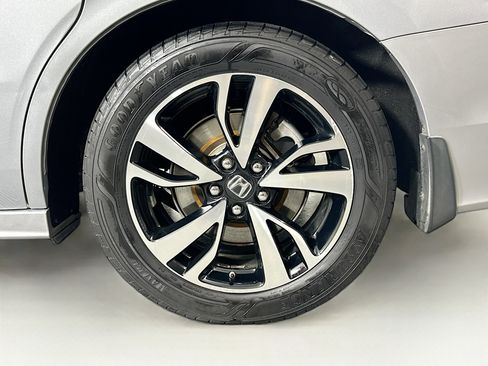 Used 2018 Honda Odyssey Elite image 11