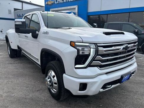 Used 2025 Chevrolet Silverado 3500 High Country w/ High Country Premium Package image 14