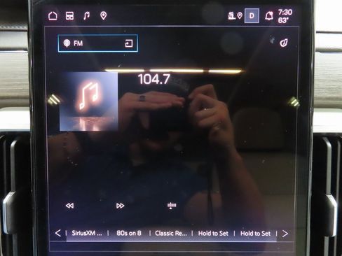 Used 2025 GMC Acadia Denali image 23