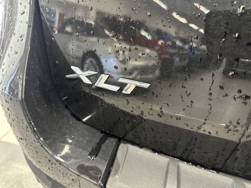 Used 2023 Ford Explorer XLT w/ Equipment Group 202A image 7